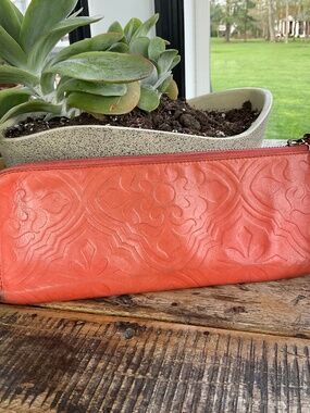 Hobo large leather wristlet,tangerine.